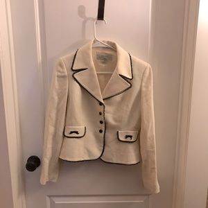 TAHARI ARTHUR S. LEVINE PETITE White Blazer with Black Trim ~ Size 6P